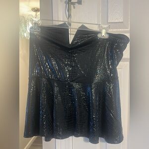 Strapless top that stays up!